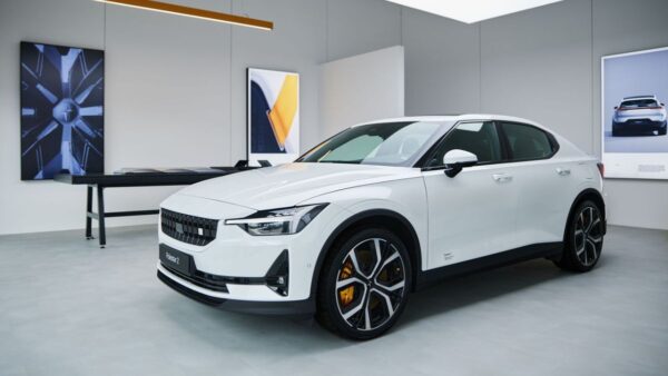 Polestar, aperti i primi due test drive hub in Italia