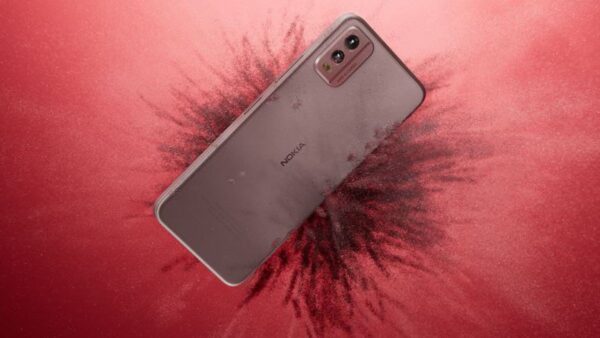 Nokia C32 ufficiale in Italia, lo smartphone dal design rivoluzionario