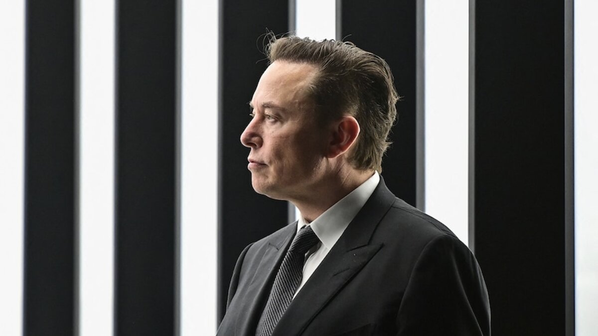 Elon Musk respinge le accuse, non lascerà la carica di CEO di Tesl