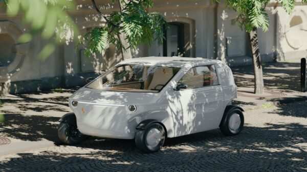Luvly O, una bizzarra auto elettrica