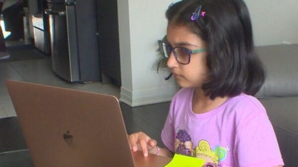Videogiochi, una bambina di 6 ANNI è la più giovane sviluppatrice al MONDO