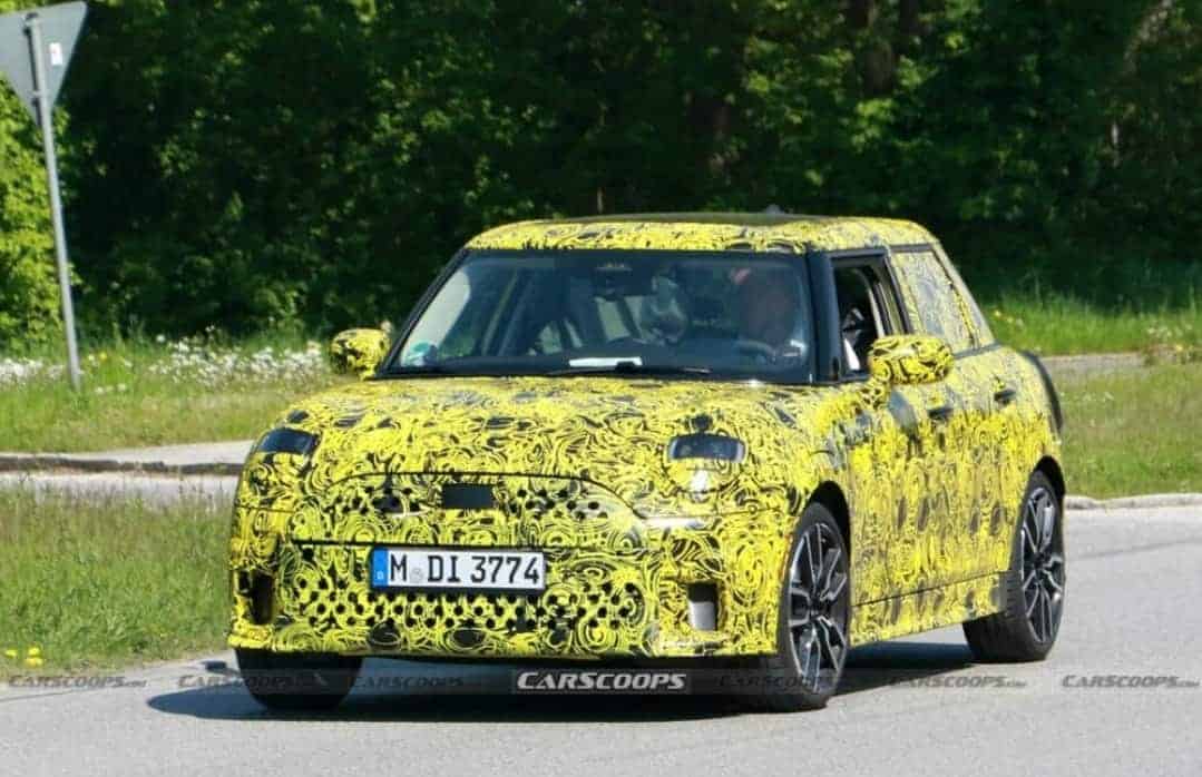 MINI a cinque porte foto spia 1