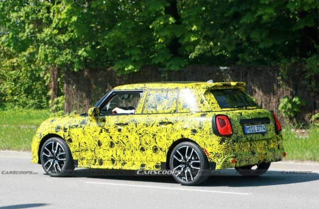 MINI a cinque porte foto spia 2