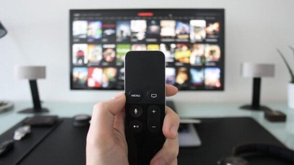 iptv-in-italia-oltre-900-000-utenti-rischiano-sanzioni-per-uso-di-servizio-iptv-illegale