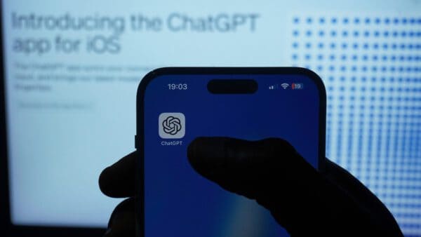 openai-lancia-lapp-ufficiale-di-chatgpt-puoi-gia-scaricarla-su-iphone