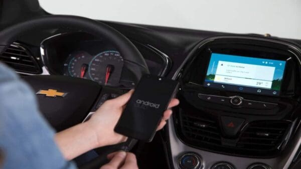 supporto ad Android Auto e CarPlay