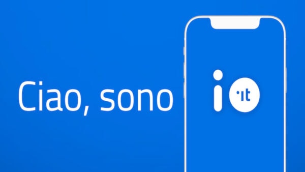 Addio ai documenti fisici, l’app IO