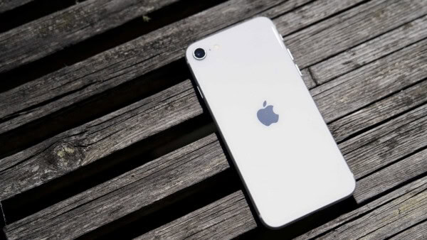 Apple, iPhone SE, iPhone 15,