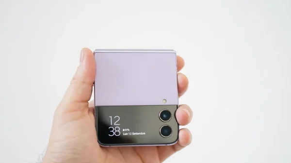 Samsung Galaxy Z Flip 4