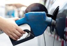 Benzina e diesel, che occasione ai rifornimenti: costi sempre più bassi