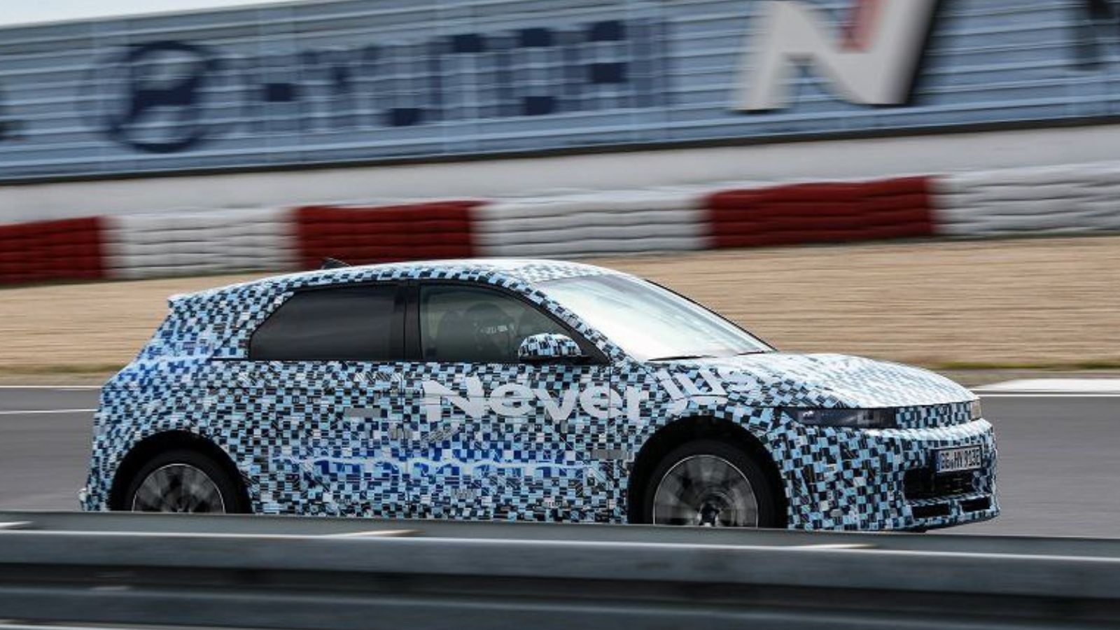 Hyundai Ioniq 5 N - ultimi test in pista al Nürburgring