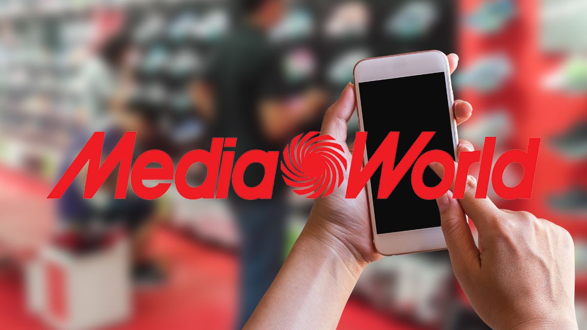 MediaWorld PAZZA, regala smartphone e offerte al 75% di sconto