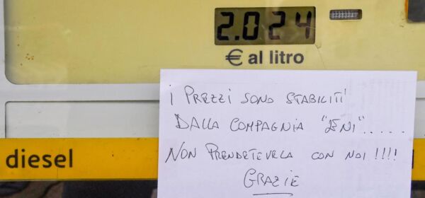 L'aumento dei prezzi della benzina, del gasolio, del GNC e del GPL è influenzato dalle tensioni geopolitiche e dalle oscillazioni del prezzo del petrolio.
