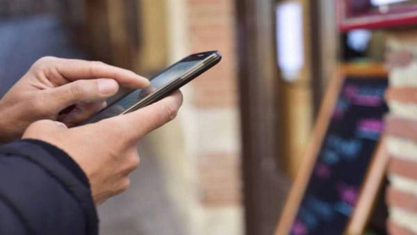 Possono localizzare il nostro smartphone anche se è spento