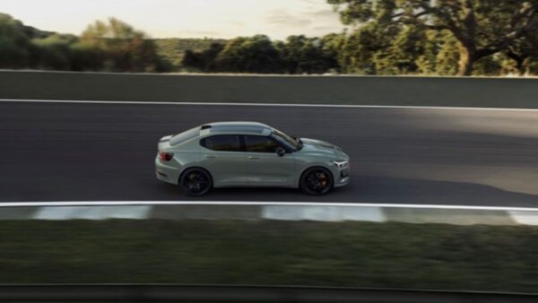 Polestar 2 BST Edition 230 e 270 al MIMO 2023