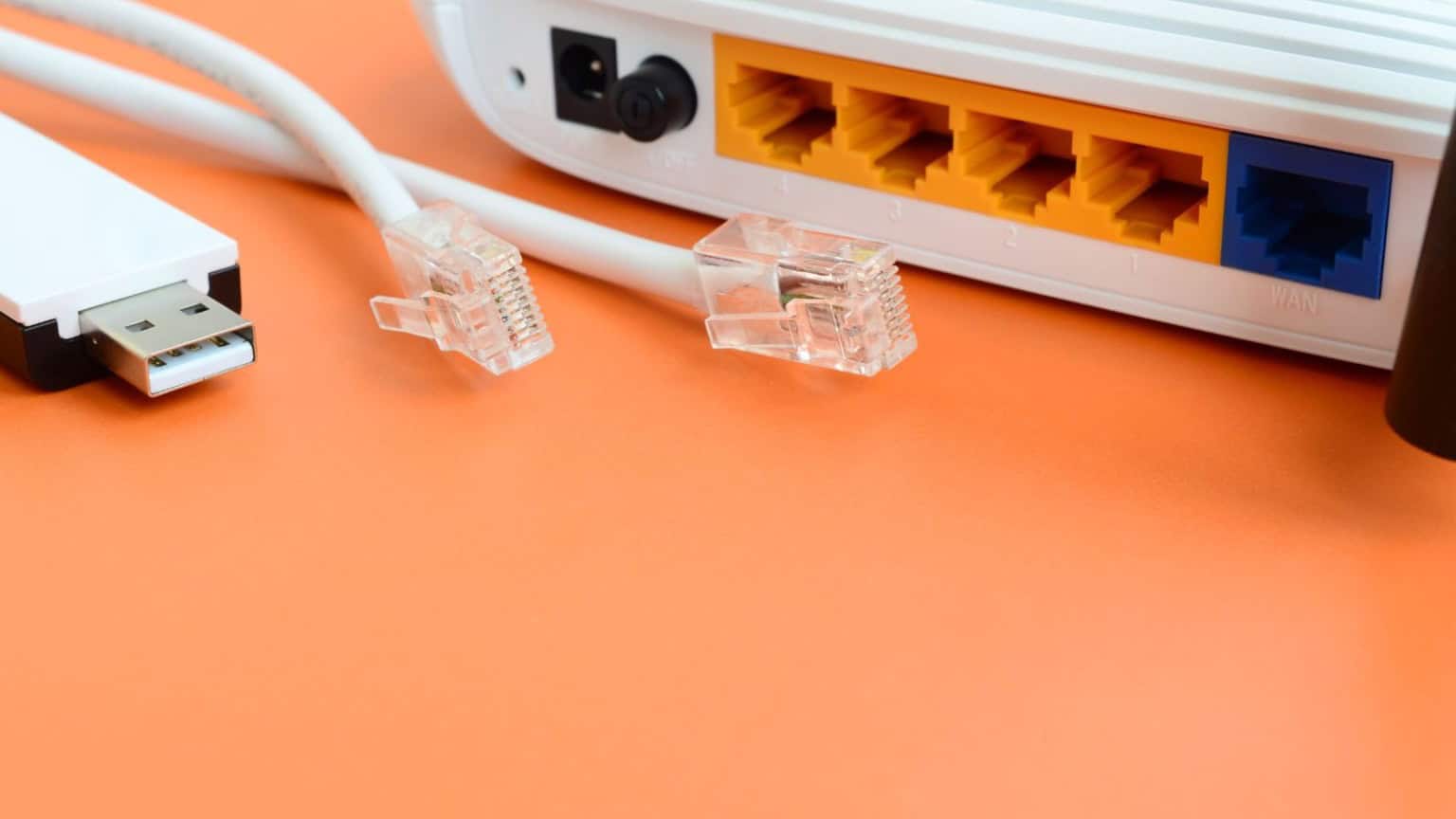 Connessione internet in casa, interviene l'AGCOM contro gli operatori