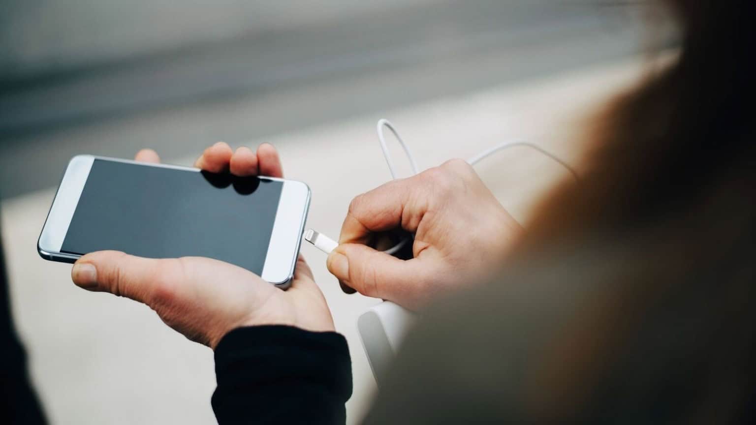 prolunga-la-vita-del-tuo-smartphone-evita-gli-errori-comuni-di-ricarica-durante-la-notte