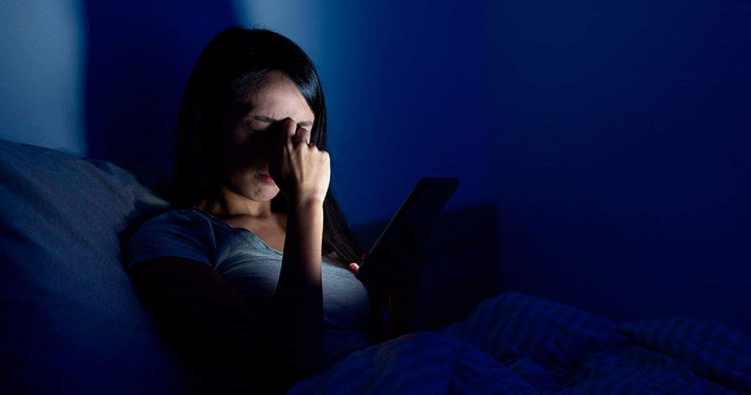 Uno studio mette in dubbio l'efficacia delle lenti anti luce blu