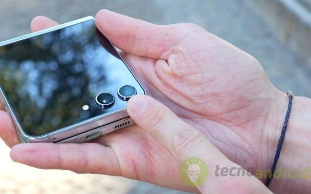 Samsung Galaxy Z Flip 5 Samsung Galaxy Z Flip 5