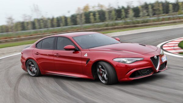 Alfa Romeo, Stelvio, Giulia, ladri, furti d'auto, hacker