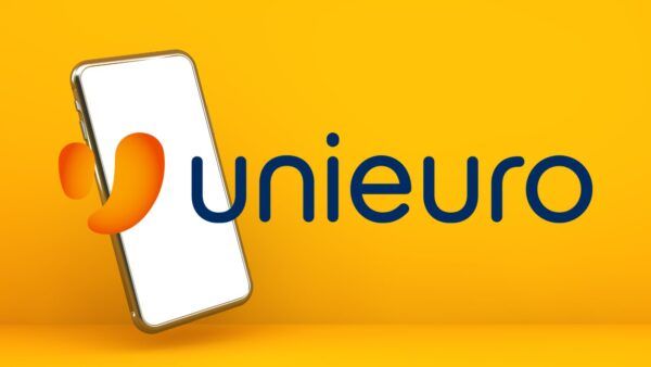 Unieuro è PAZZESCA, oggi REGALA smartphone e prezzi al 50% su tutto