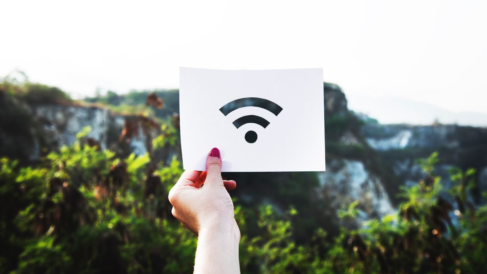 WiFi GRATIS, come avere bollette AZZERATE con Iliad, WindTre, TIM e Vodafone
