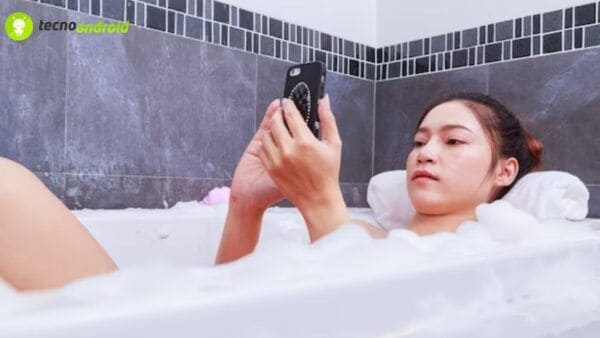 Cellulare in acqua