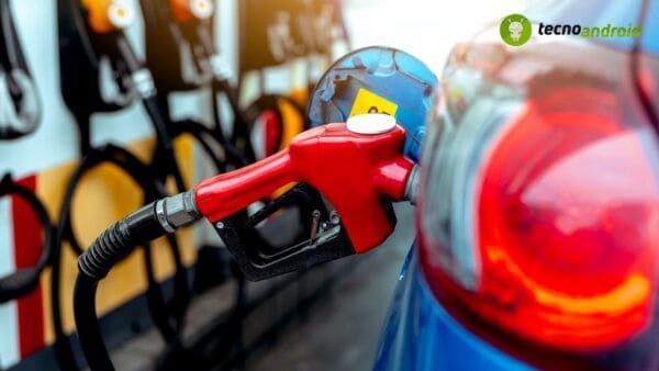 aumento costi benzina