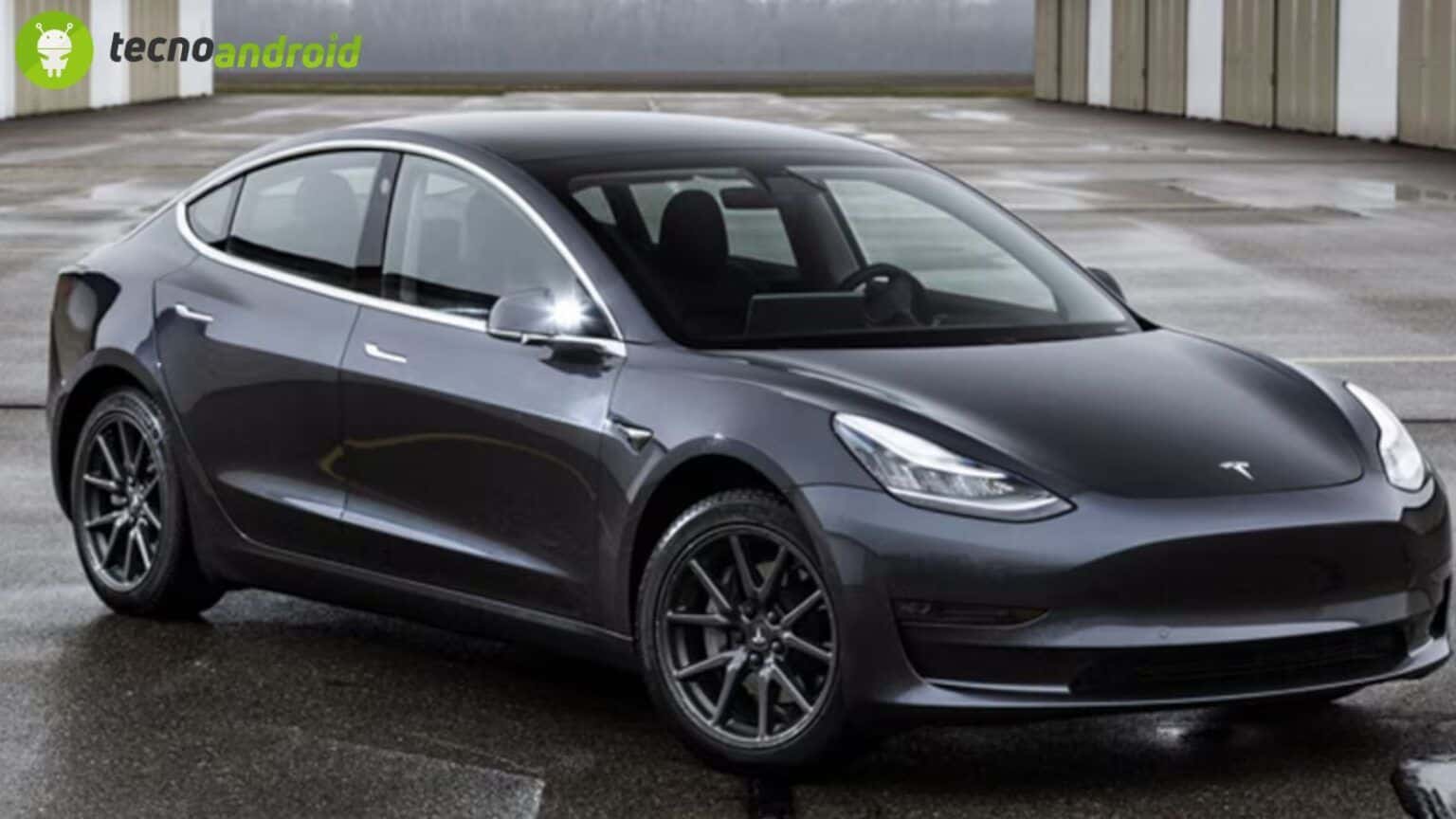 Nuova auto elettrica tesla Model 3 Highland