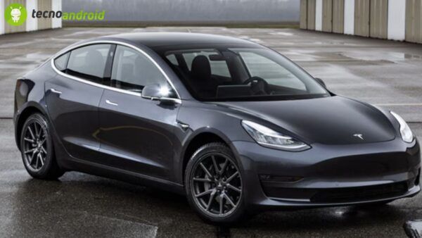 Nuova auto elettrica tesla Model 3 Highland
