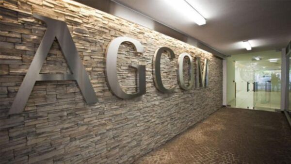 TIM e WindTRE alzano i prezzi, ora AGCOM tutela gli utenti