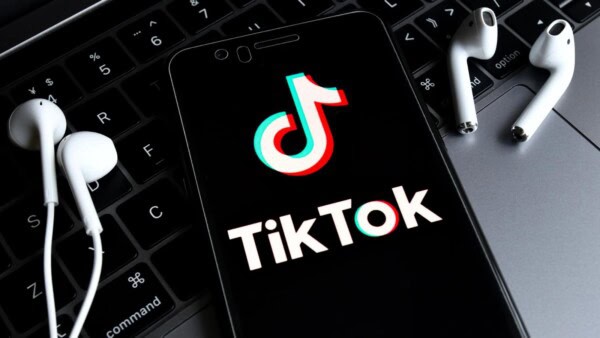 TikTok, grande AGGIORNAMENTO per l'intelligenza artificiale