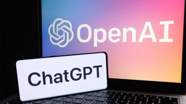 ChatGPT ASSURDO, rischio chiusura per aver copiato alcune opere