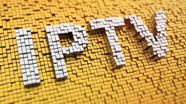 IPTV, utenti a RISCHIO multa se guardano così SKY e DAZN