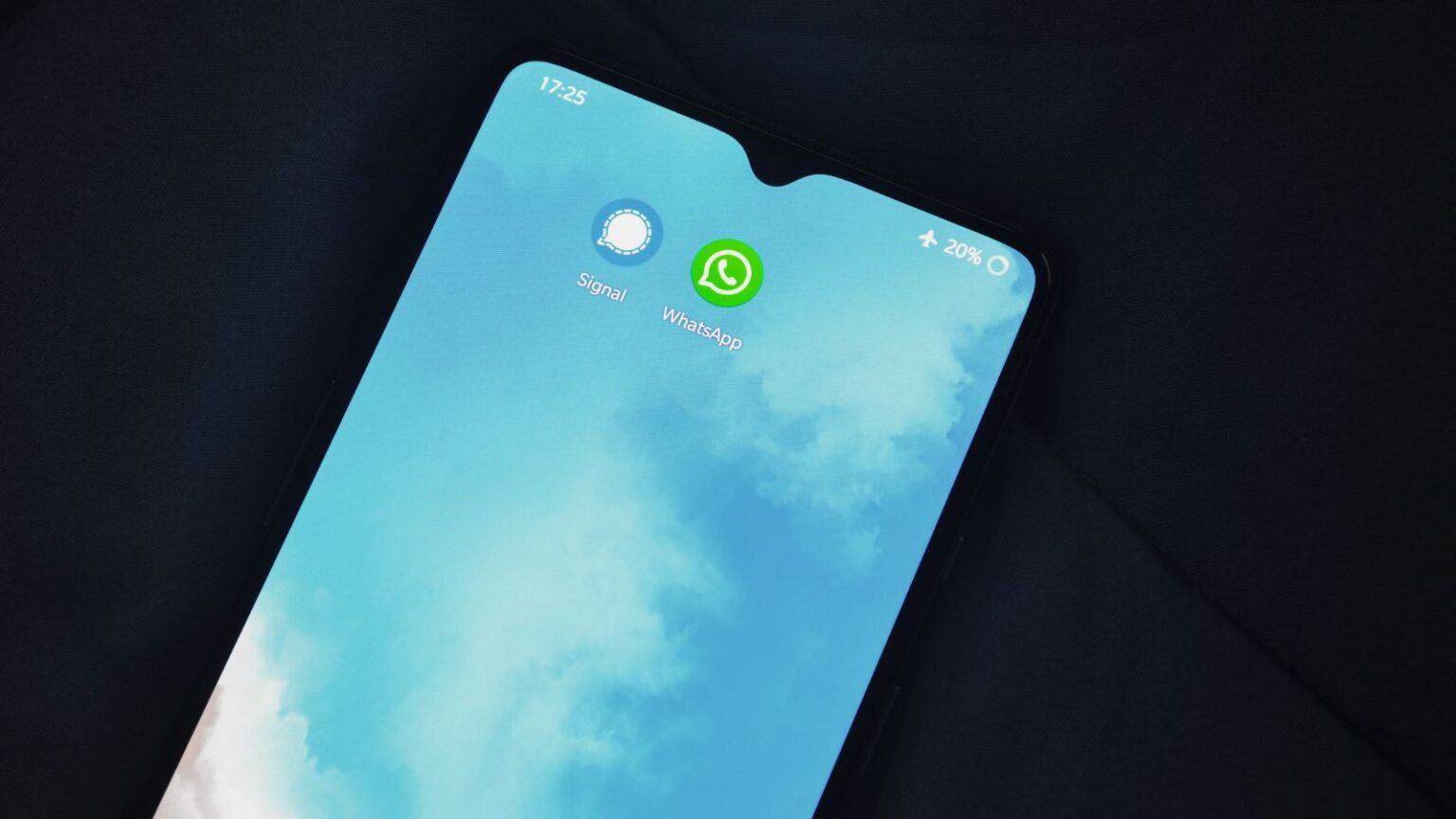 WhatsApp, ecco i 2 trucchi nascosti che NON VOGLIONO farvi sapere