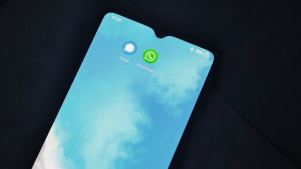 WhatsApp, ecco i 2 trucchi nascosti che NON VOGLIONO farvi sapere