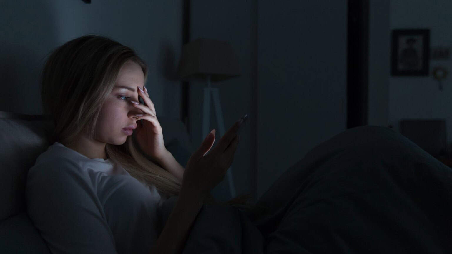 Smartphone, NON CARICATELO di NOTTE, il pericolo è altissimo