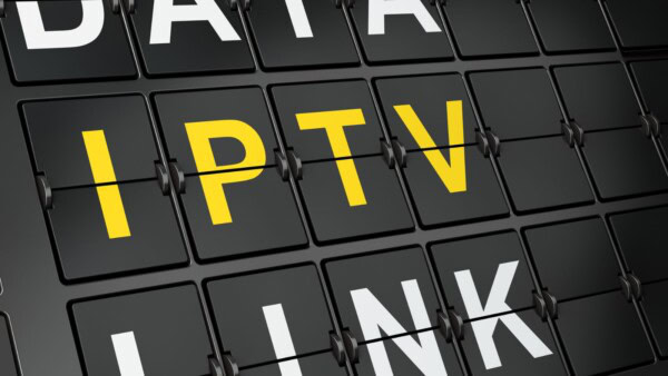 IPTV, guardare Sky e DAZN gratis è ILLEGALE e vi fa rischiare tantissimo