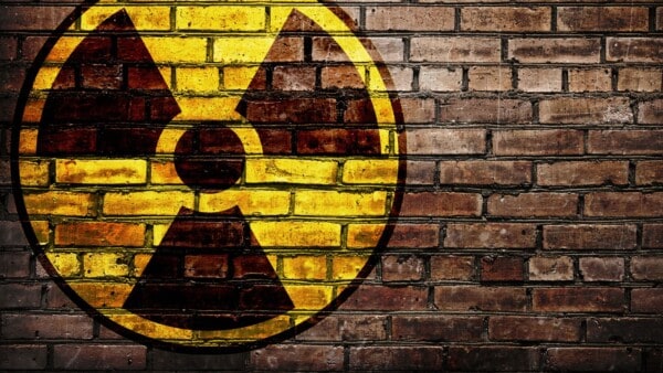Radiazioni elettromagnetiche, la lista aggiornata degli smartphone più PERICOLOSI