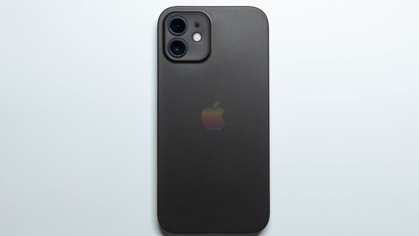 Apple iPhone 12 è PERICOLOSO, la Francia minaccia il divieto di vendita