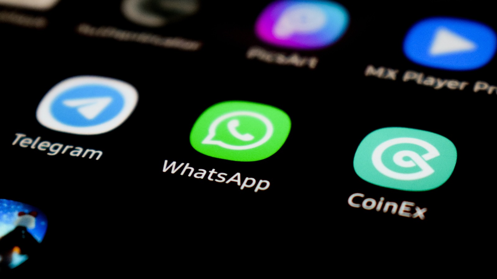 WhatsApp vorrebbe introdurre i pagamenti nelle chat