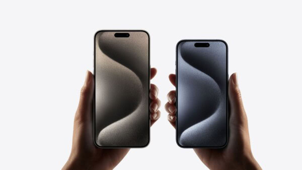 iPhone 15 titanio