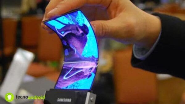 samsung smartphone arrotolabile