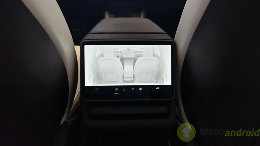 Tesla Model 3 aggiornata (13)