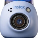 Fujifilm INSTAX Pal, la fotocamera digitale che sta nel palmo di una mano