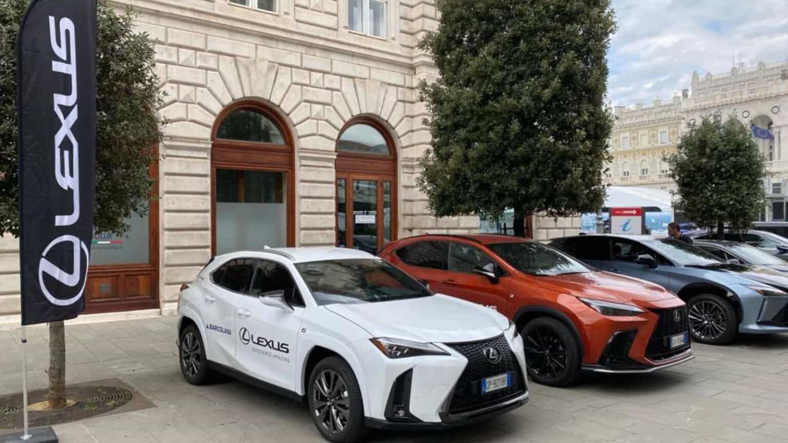 Lexus, per il secondo anno è auto ufficiale della Barcolana