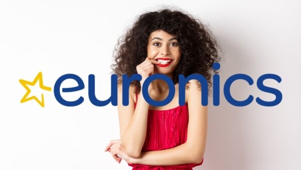 Euronics, utenti pazzi di gioia, tutto al 50% e smartphone in regalo