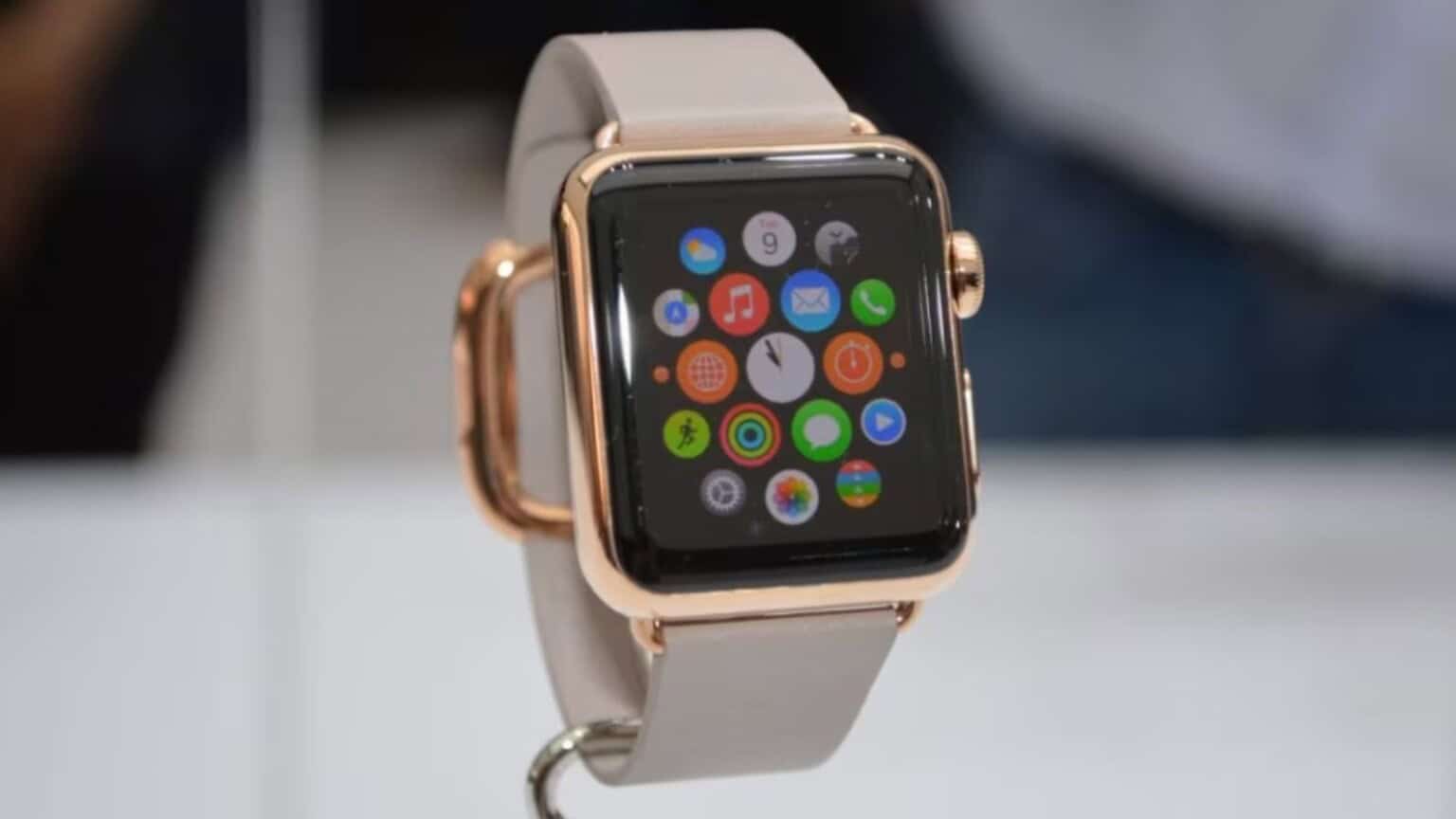 Apple Watch da 17'000 dollari rivestito d'ORO, ora è quasi un FERMACARTE