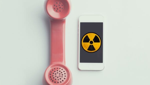 Radiazioni smartphone, questi modelli possono essere PERICOLOSI