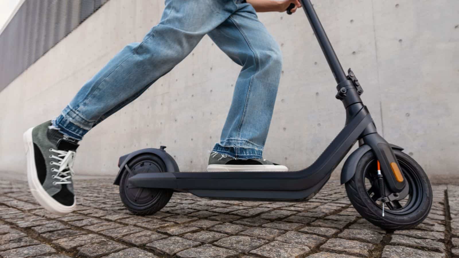 Ninebot eKickScooter E2 Pro, il nuovo monopattino che combina potenza e prezzo 